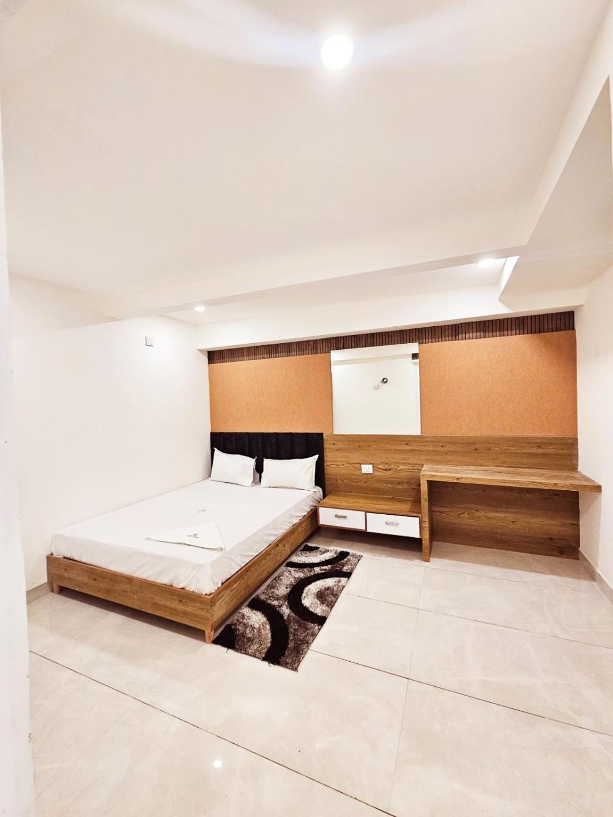 Lowfare Hotels Kozhikode Exterior foto